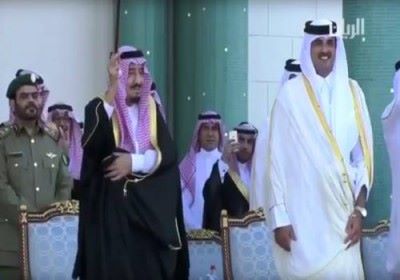 ملك السعودية يزور قطر ضمن جولة خليجية ويشارك في رقصة البرعة"فيديو"