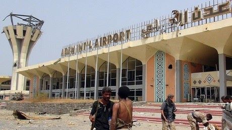 الرئيس اليمني يصدر توجيهات رئاسية لحل قضية التمرد الجاري بمطار عدن
