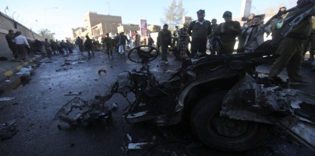 قتلى وجرحى بانفجار سيارة مفخخة وسط اليمن 