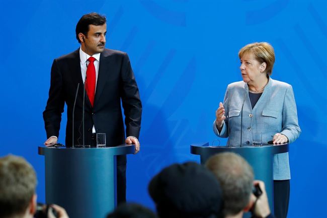 أمير قطر يعلن من برلين استعداد بلاده للتفاوض على حل الأزمة الخليجية