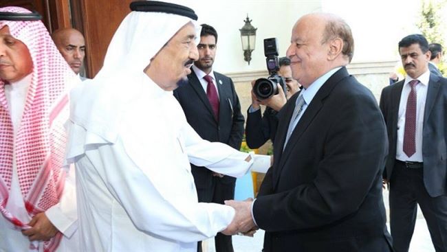 وكالة توضح أبرز تفاصيل لقاء الملك السعودي بالرئيس اليمني بقصر الصفا 