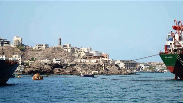 الجزيرة:وصول سفينة تحمل مولدات كهرباء مقدمة من قطر إلى ميناء عدن