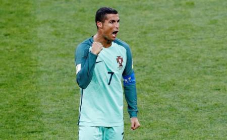 رأس رونالدو تقود البرتغال لفوز ثمين في كأس القارات بروسيا