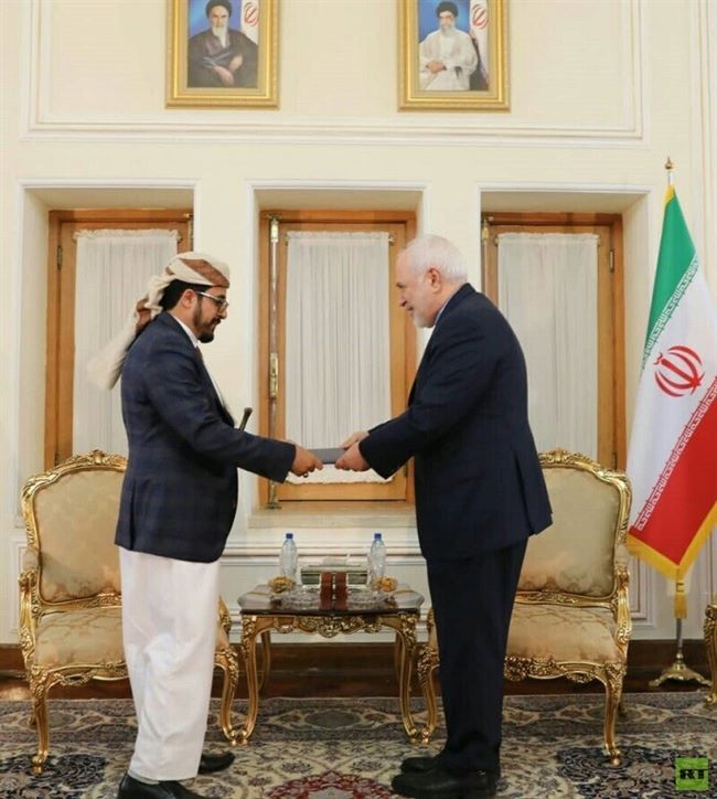 وزير الخارجية الإيراني يتسلم اوراق اعتماد سفير الحوثيين بطهران (صورة)