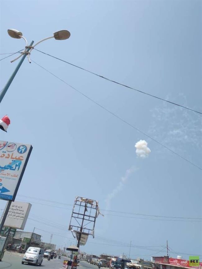 قناة روسية تنشر صورة لانفجار صاروخ بالستي بسماء مديرية المخاء بغرب اليمن (صورة)