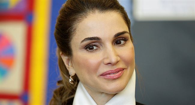زوجة الملك الأردني رانيا العبد الله توضح حقيقة الأسعار الخيالية لملابسها