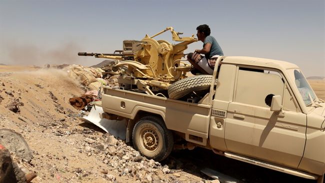 قائد الدعم والاسناد لقوات التحالف العربي بقيادة السعودية يطلع على مسرح العمليات العسكرية باليمن
