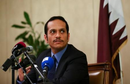 وزير الخارجية القطري يتهم السعودية والإمارات بقيادة حملة عزل بلاده