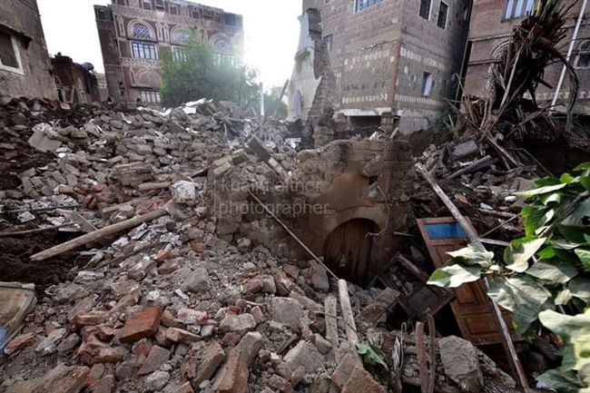 صورة مؤلمة لبقايا منزل شاعر واديب يمني بارز انهار بصنعاء 