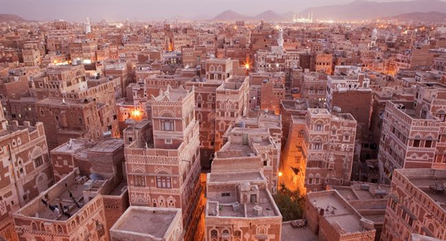 رويترز توضح حجم الخراب الذي طال صنعاء القديمة جراء الحرب باليمن