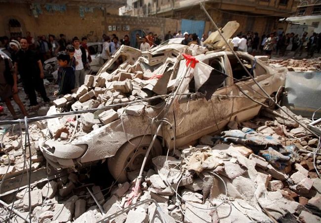 رويترز تروي تفاصيل وحصيلة ضحايا قصف جوي على العاصمة اليمنية(فيديو)