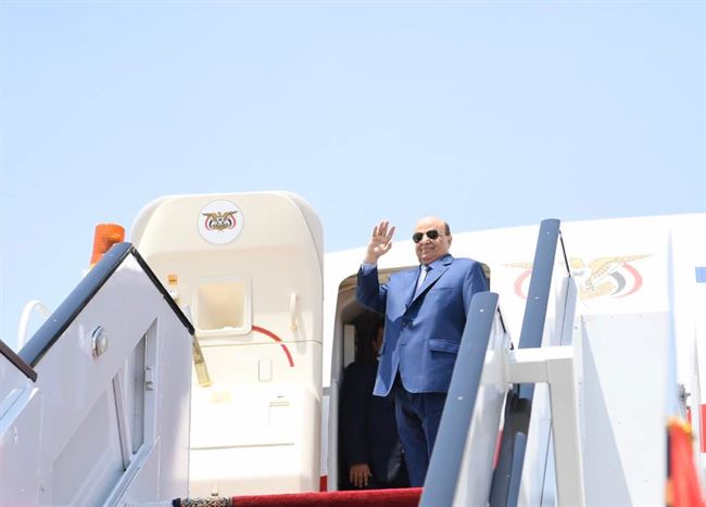 الرئيس اليمني يعود للاستقرار مجدداً في العاصمة السعودية قادما من القاهرة