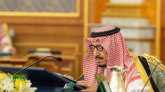 ملك السعودية يقدم التعازي لحكومة وشعب مصر ويستنكر هجمات الحوثي على مطار ابها
