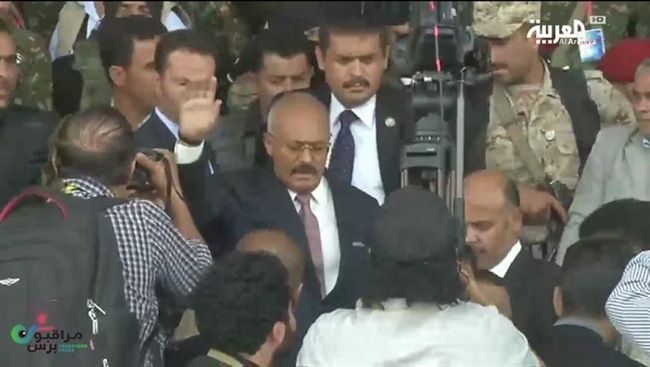 العربية:هل يخطط صالح لمغادرة اليمن أم يجس نبض الحوثيين تجاه خروجه
