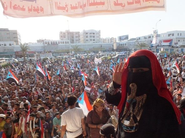 صحفي وباحث يحذر من خطورة تحول الجنوب الى لغم وحرب قادمة باليمن