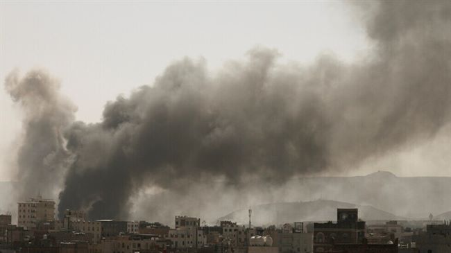 رويترز:التحالف بقيادة السعودية يقصف عدد من المواقع العسكرية للحوثيين بصنعاء