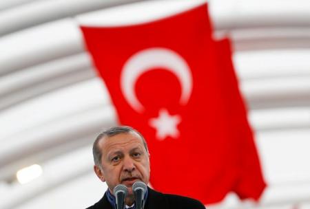 رويترز:إردوغان يتهم التحالف بقيادة امريكا بدعم جماعات ارهابية بسورية