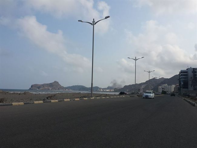 وكالة:قوات حماية القصر الرئاسي تستهدف كيسا بلاستيكا في سماء عدن