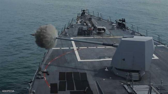 مسؤول أمريكي يعلن ضبط القوات البحرية مئات من قطع الأسلحة بخليج عدن