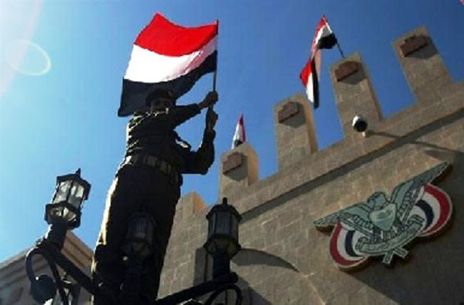 غارات جوية لمقاتلات التحالف العربي على وزارة الدفاع اليمنية بصنعاء